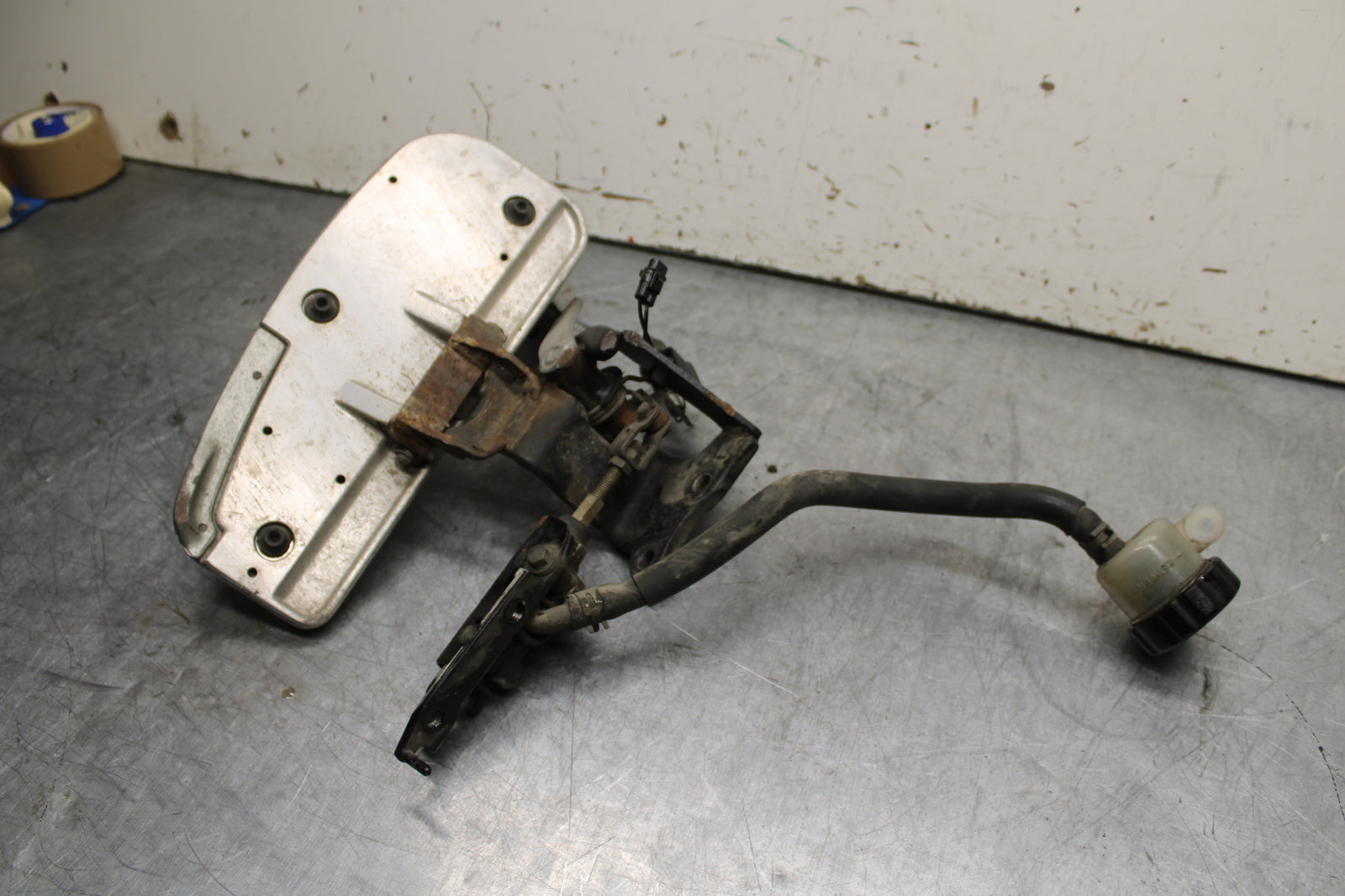 99-00 YAMAHA V STAR 1100 RIGHT FRONT FOOT REST PEG STEP BB711