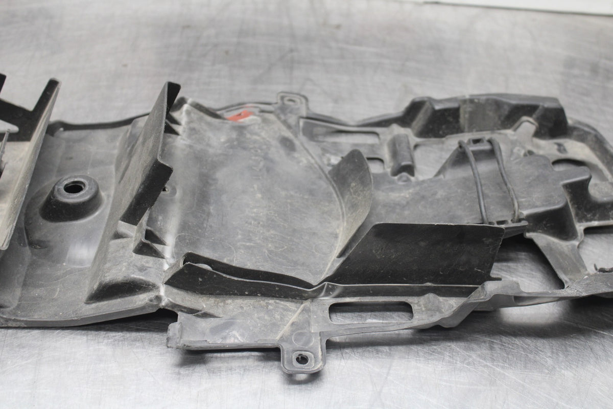11-24 SUZUKI GSXR750 REAR BACK TAIL UNDERTAIL BATTERY TRAY PLASTIC BB879