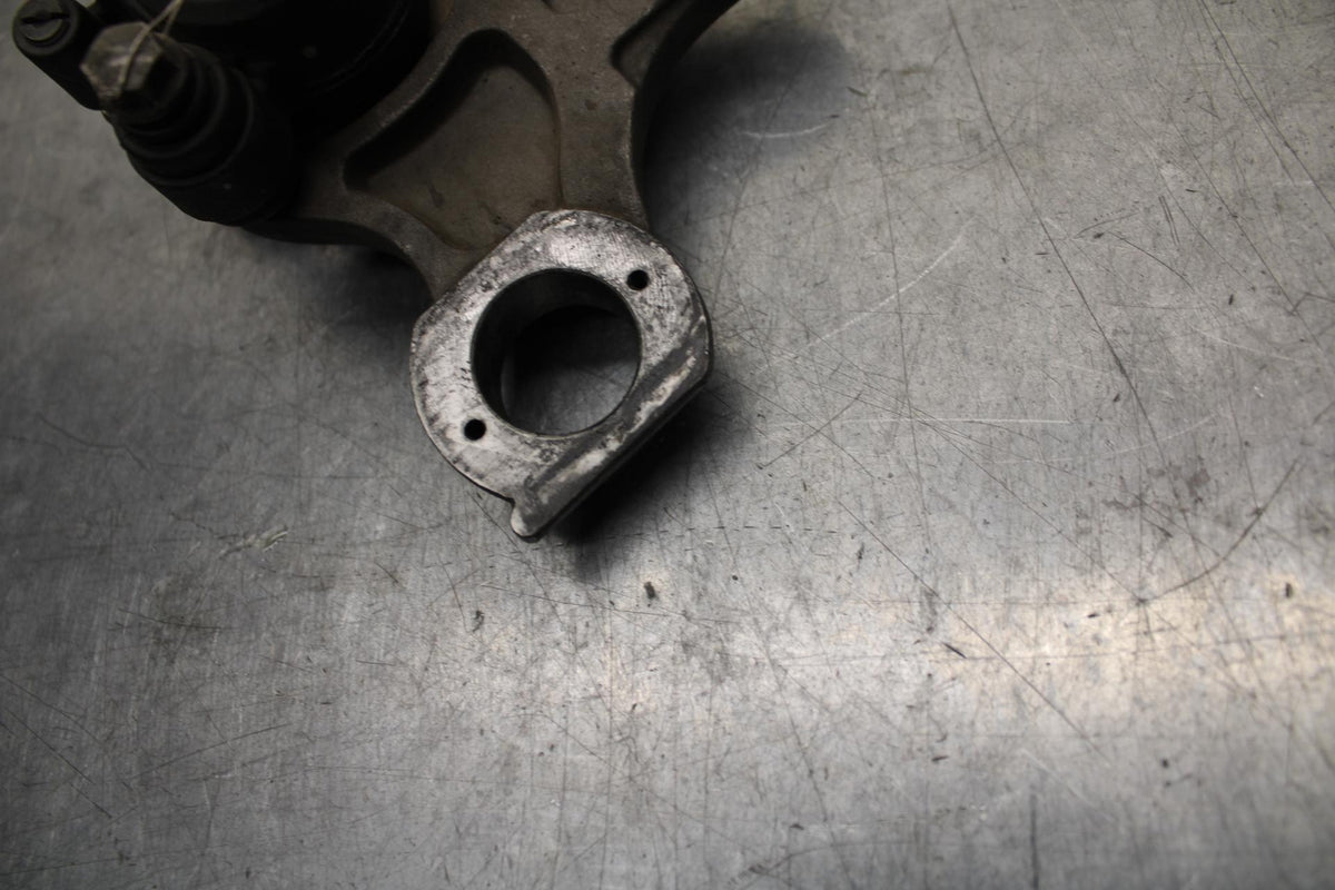 05 YAMAHA YZF R6S REAR BACK BRAKE CALIPER W MOUNT BRACKET BB600