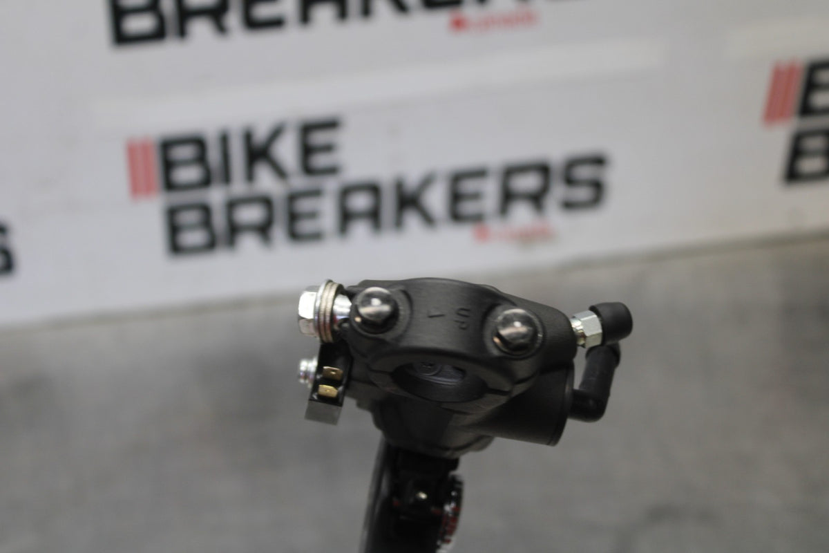 11-26 SUZUKI GSXR750 NEW TAKE OFF FRONT BRAKE MASTER CYLINDER w/ LEVER BB882