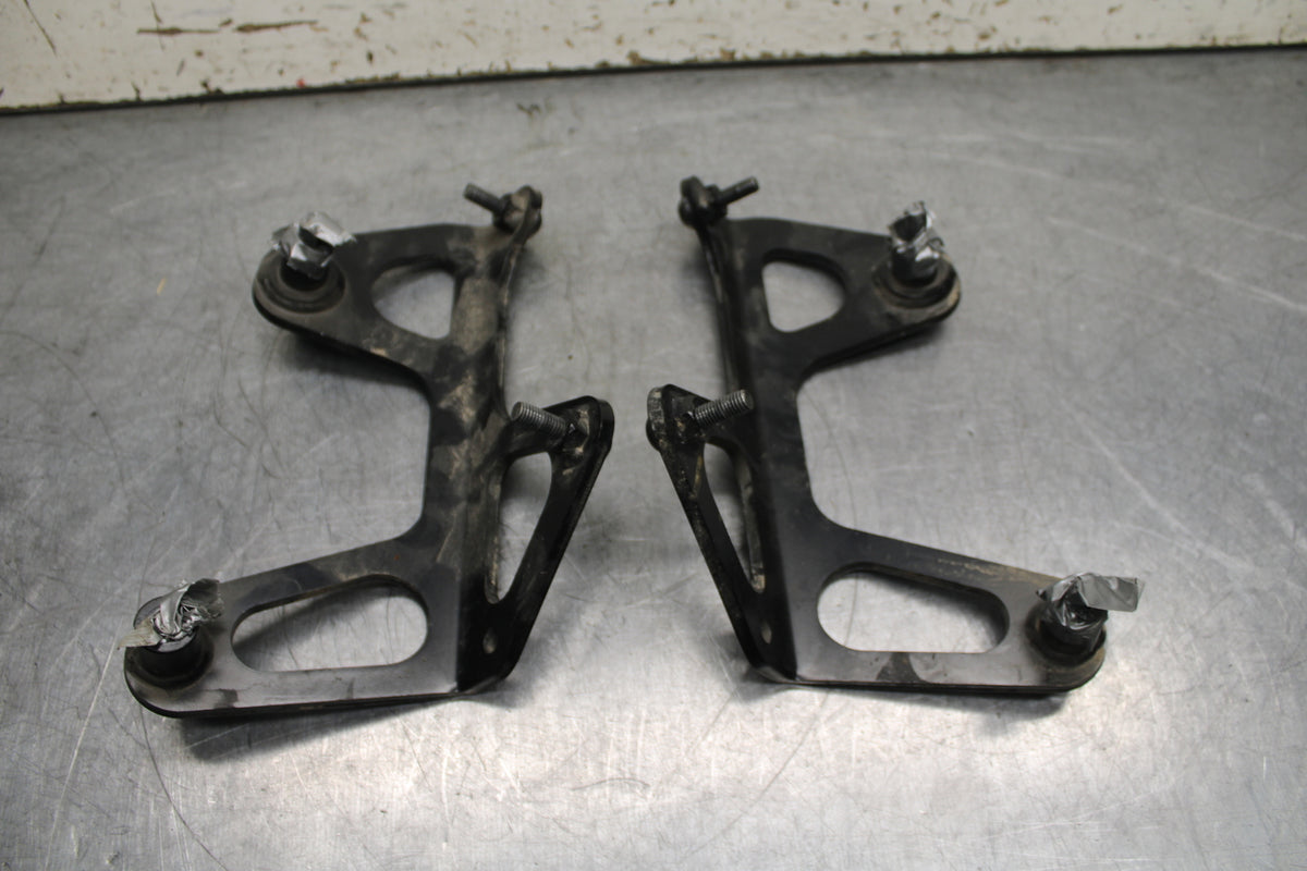 14 HONDA CTX1300A SADDLEBAG CASE MOUNTING BRACKET MOUNT BB732