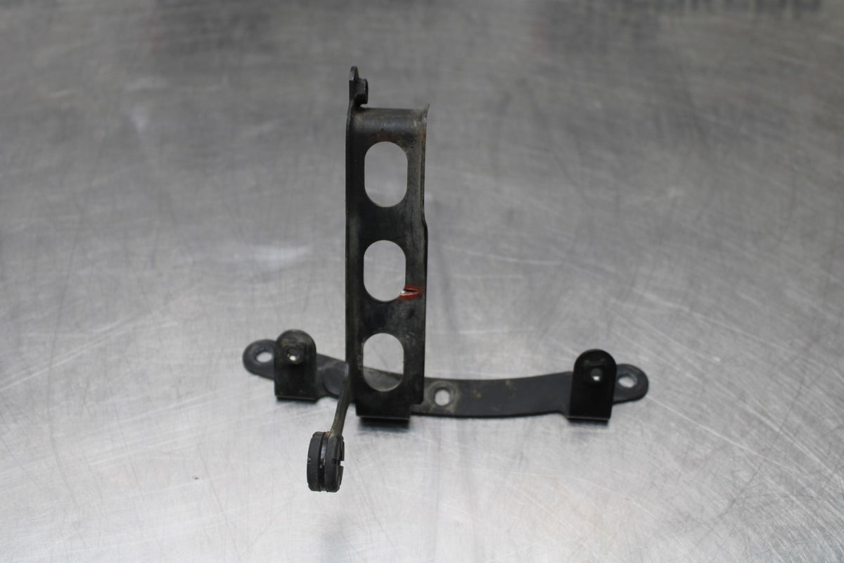 07-16 SUZUKI GSXR1000 OIL COOLER MOUNTING BRACKET MOUNT SUPPORT BB770