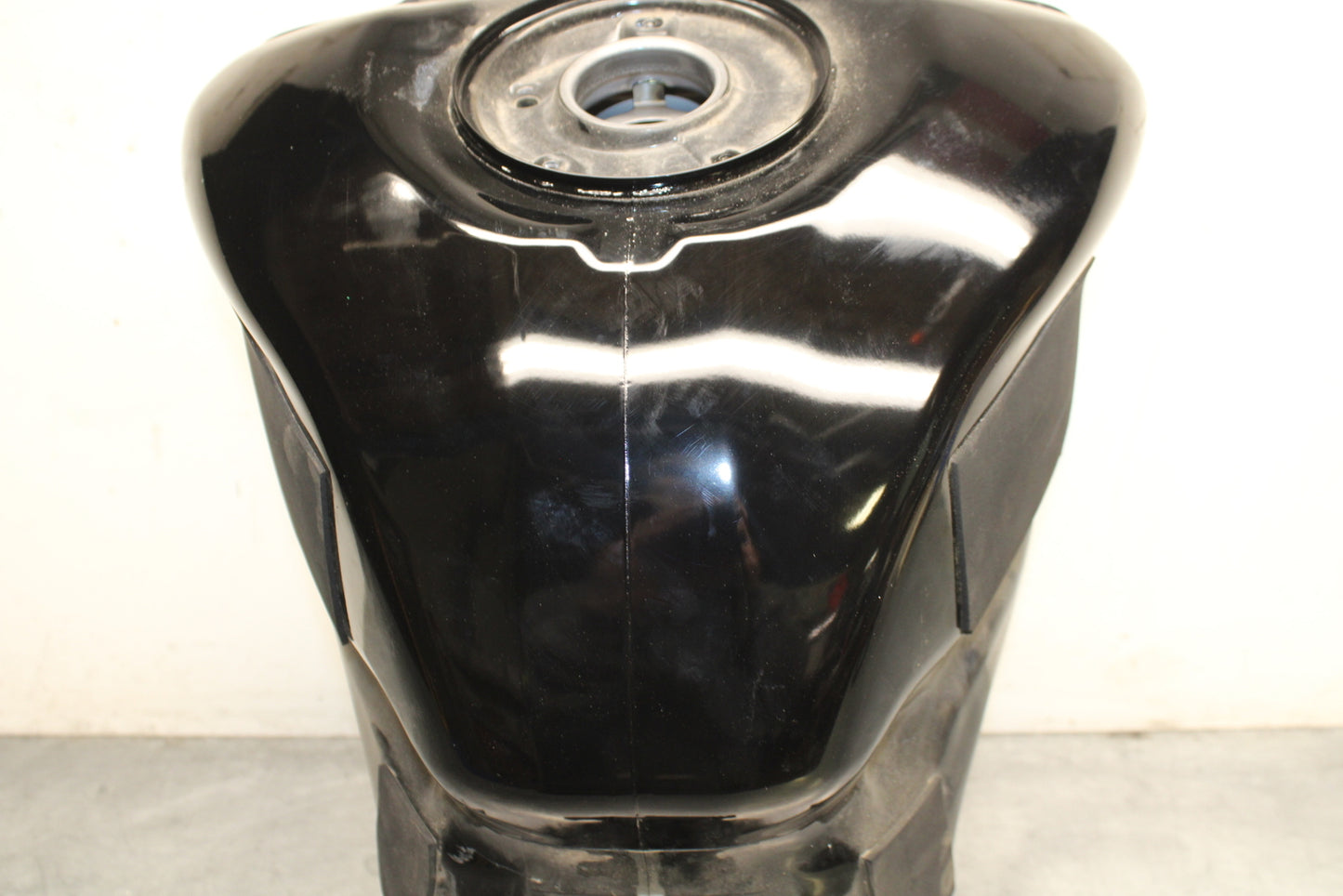 09 HONDA CBR600RR GAS TANK FUEL CELL PETROL RESERVOIR BB760