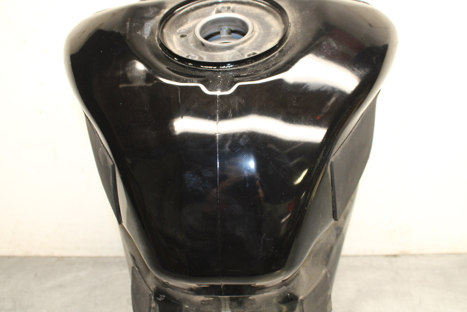 09 HONDA CBR600RR GAS TANK FUEL CELL PETROL RESERVOIR BB760