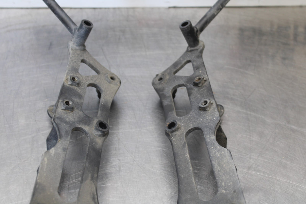 08 KAWASAKI VULCAN 1600 VN1600D NOMAD SADDLEBAG MOUNTING BRACKETS MOUNTS BB904