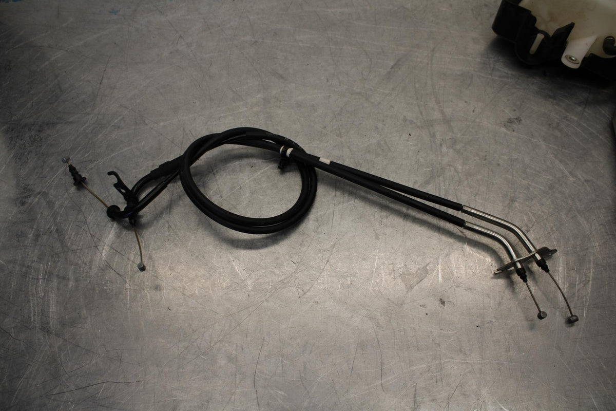 17-18 YAMAHA YZF R3 THROTTLE CABLES LINES  BB438