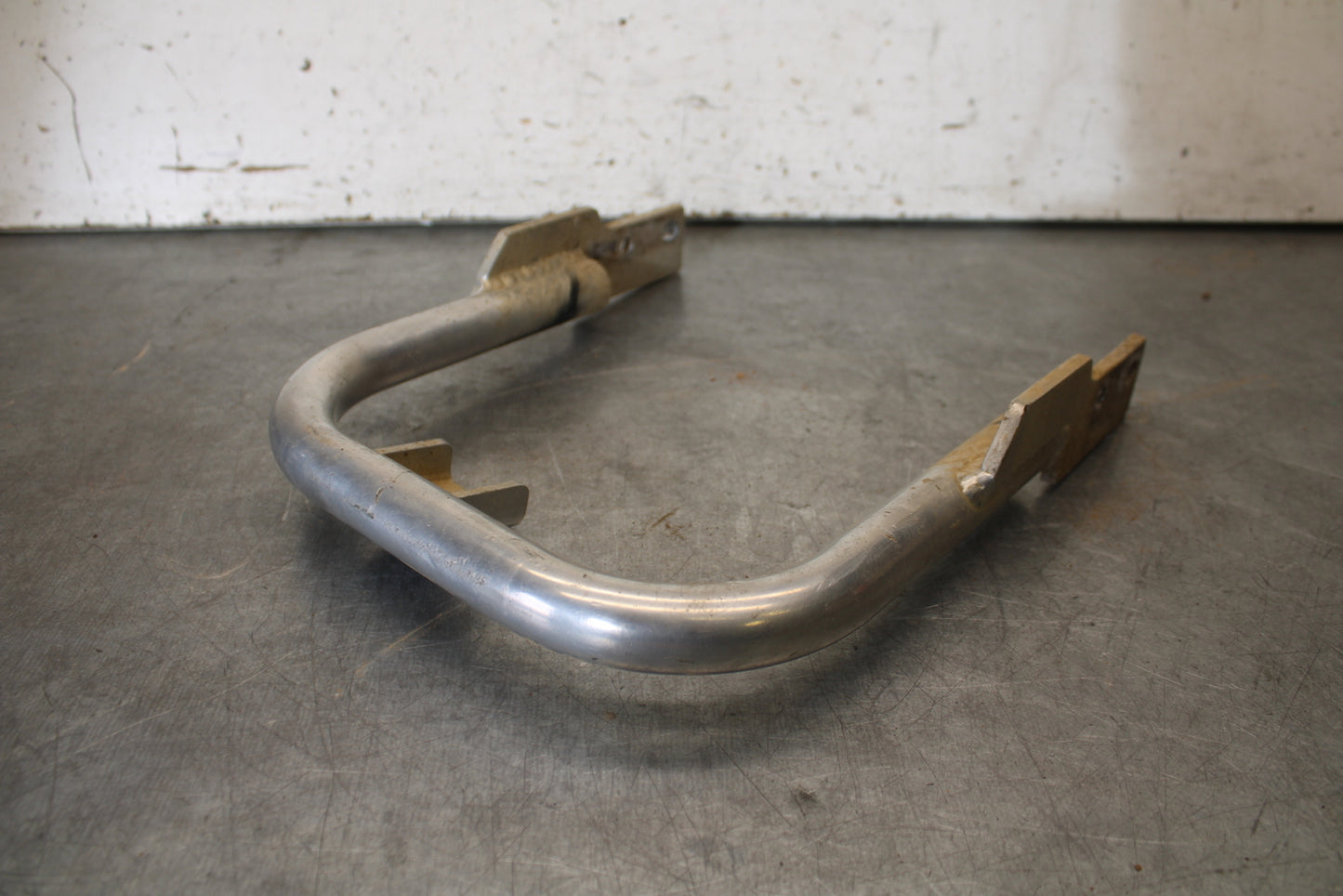 01-05 YAMAHA RAPTOR 660R REAR BACK BUMPER GRAB BAR BB695