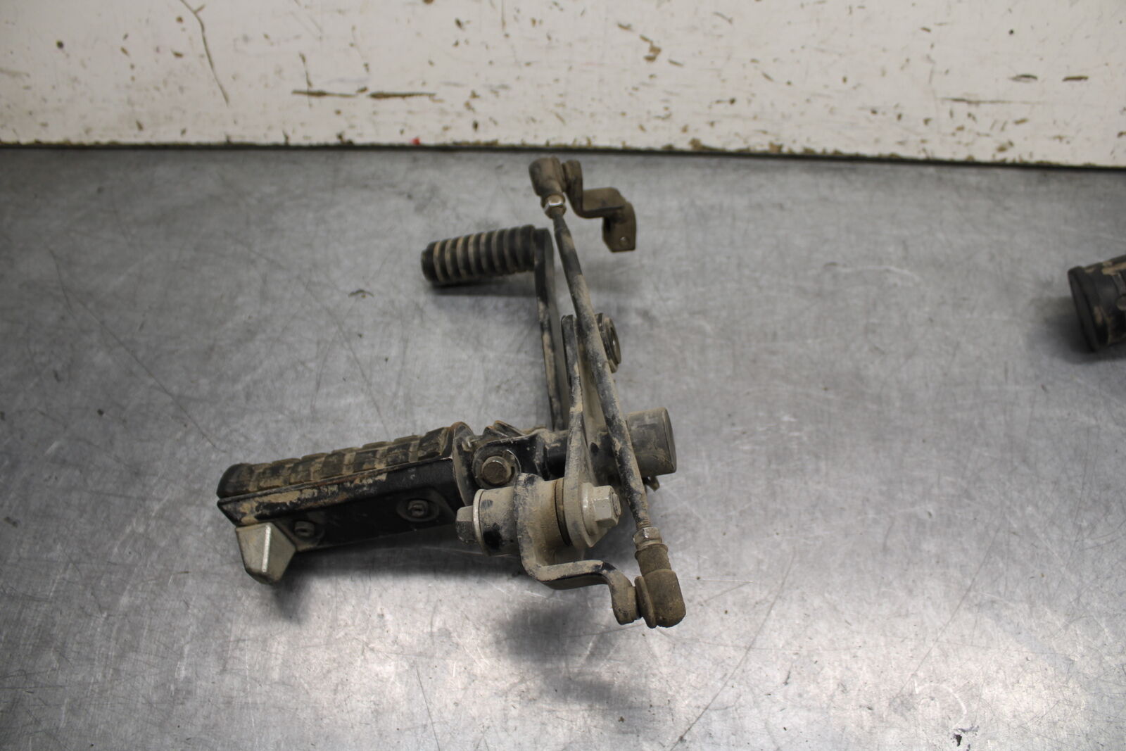 16-17 KAWASAKI VULCAN S 650 EN650 ABS LEFT FRONT FOOT REST PEG STEP BB731