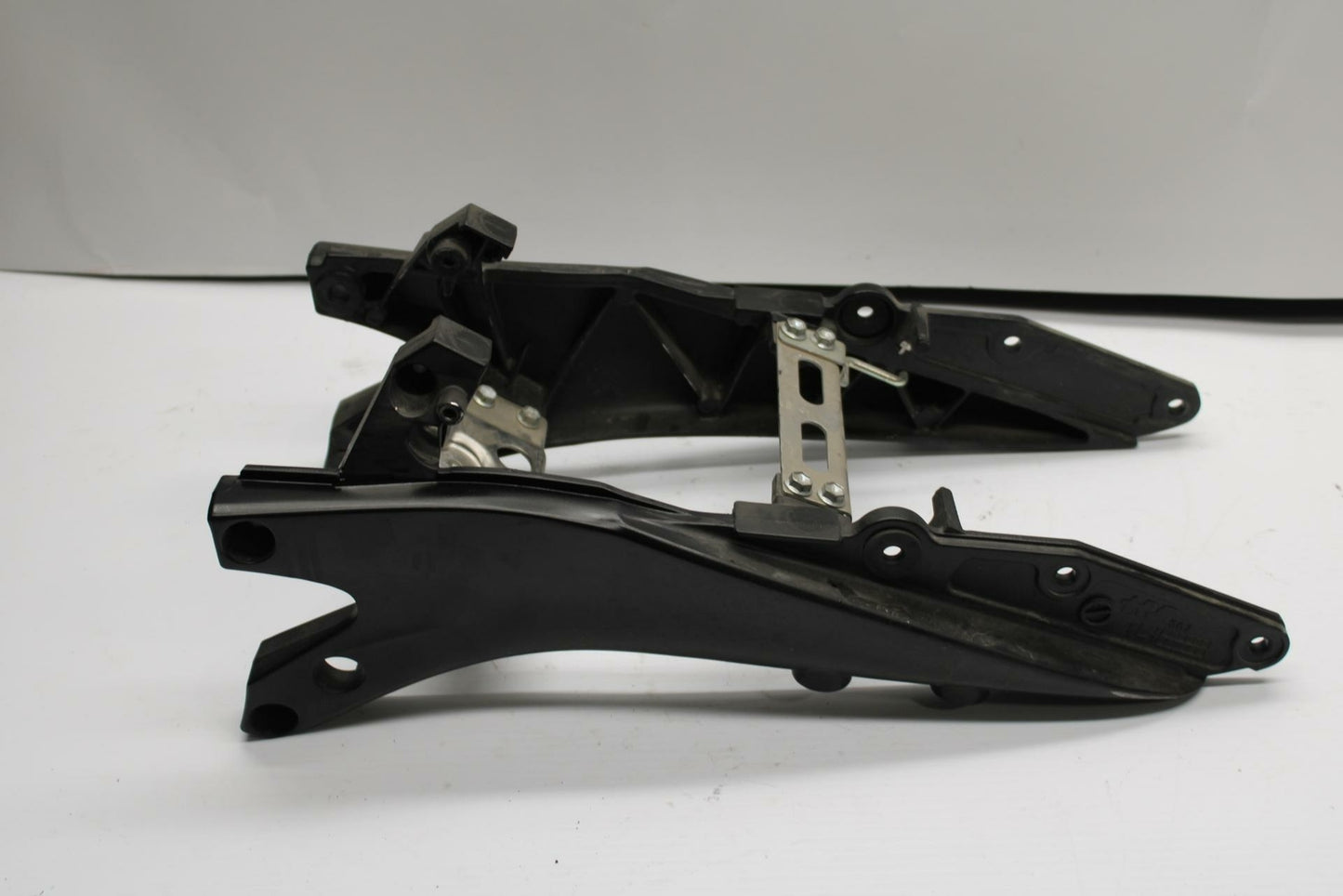 06-07 SUZUKI GSXR600 REAR SUBFRAME BACK SUB FRAME BB243