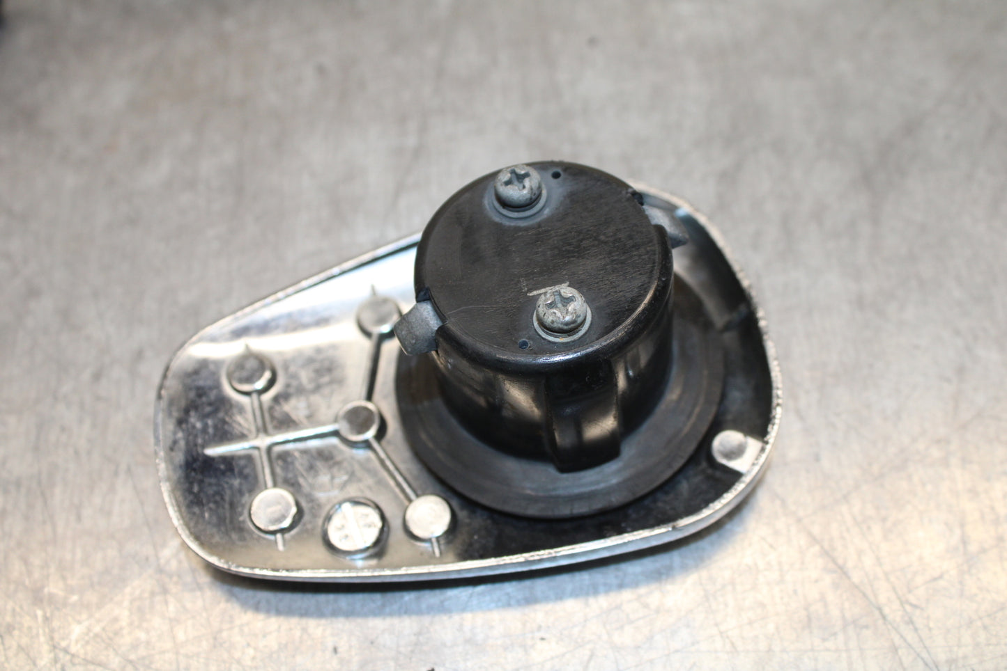 87-03 SUZUKI INTRUDER 1400 VS1400GLP IGNITION LOCK W KEY & GAS CAP BB752