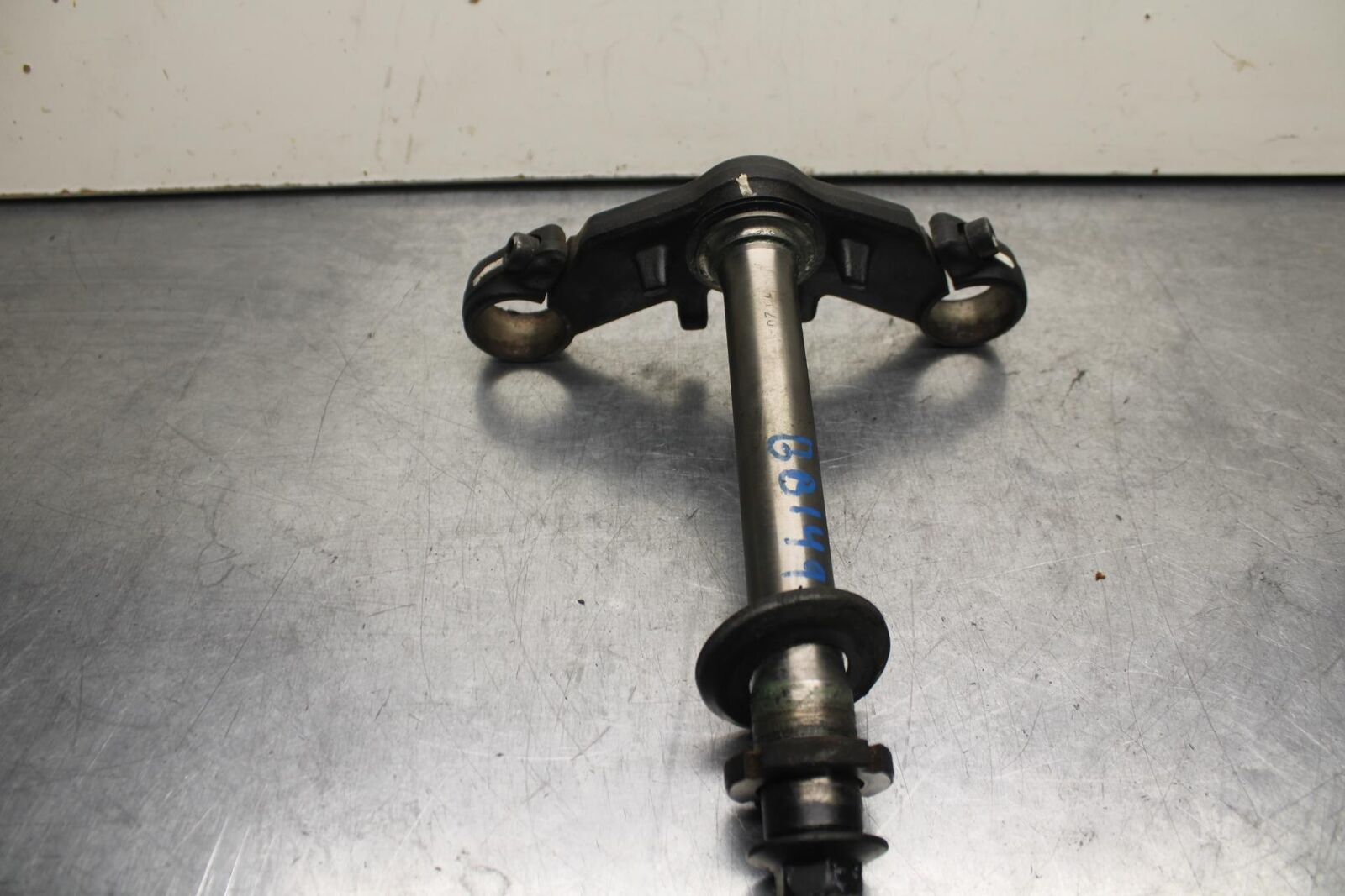 2009 Kawasaki Ninja 250R EX250J FRONT FORKS CLAMP LOWER TRIPLE TREE STEM BB87