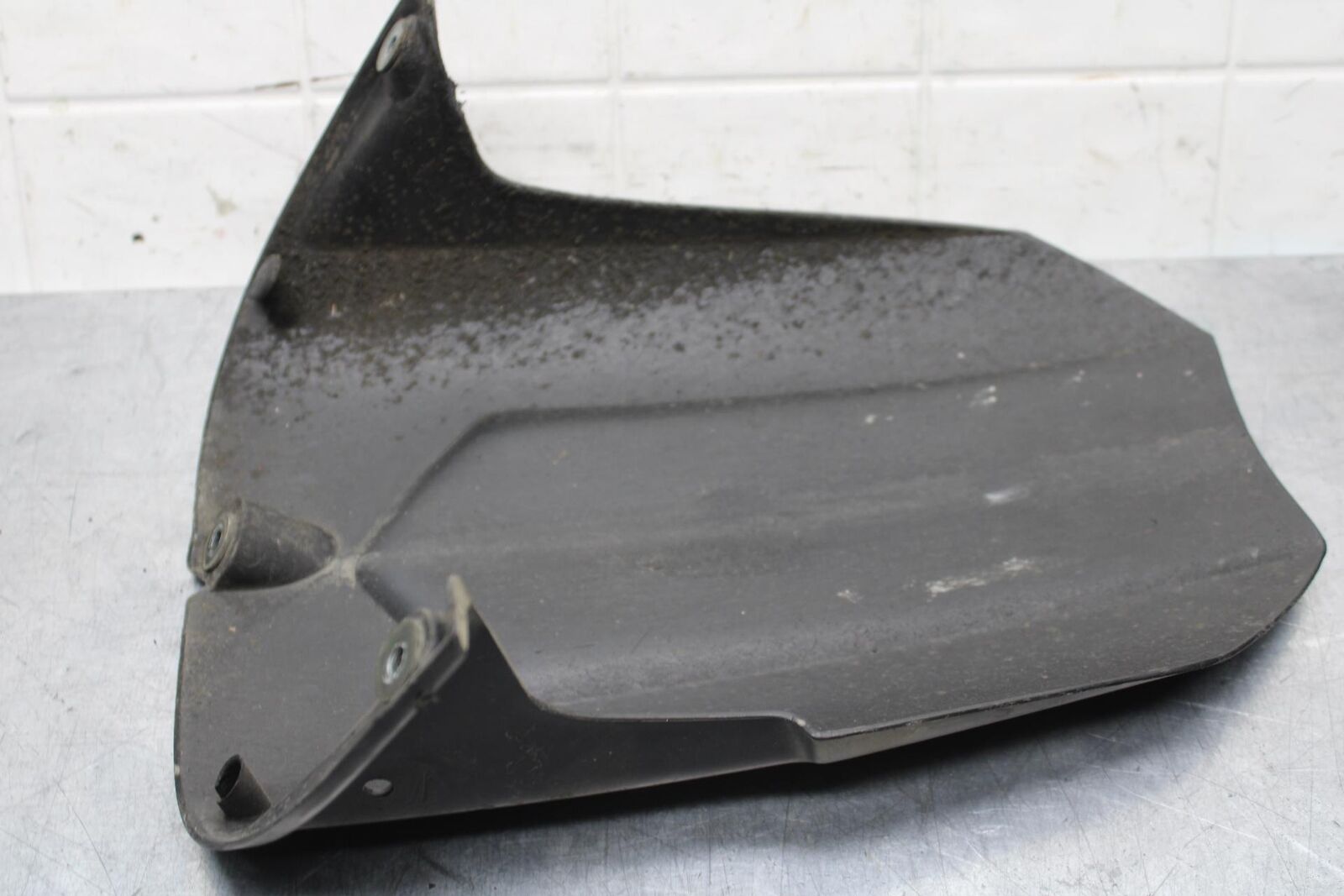 05 YAMAHA YZF R6S REAR BACK WHEEL TIRE HUGGER FENDER BB600