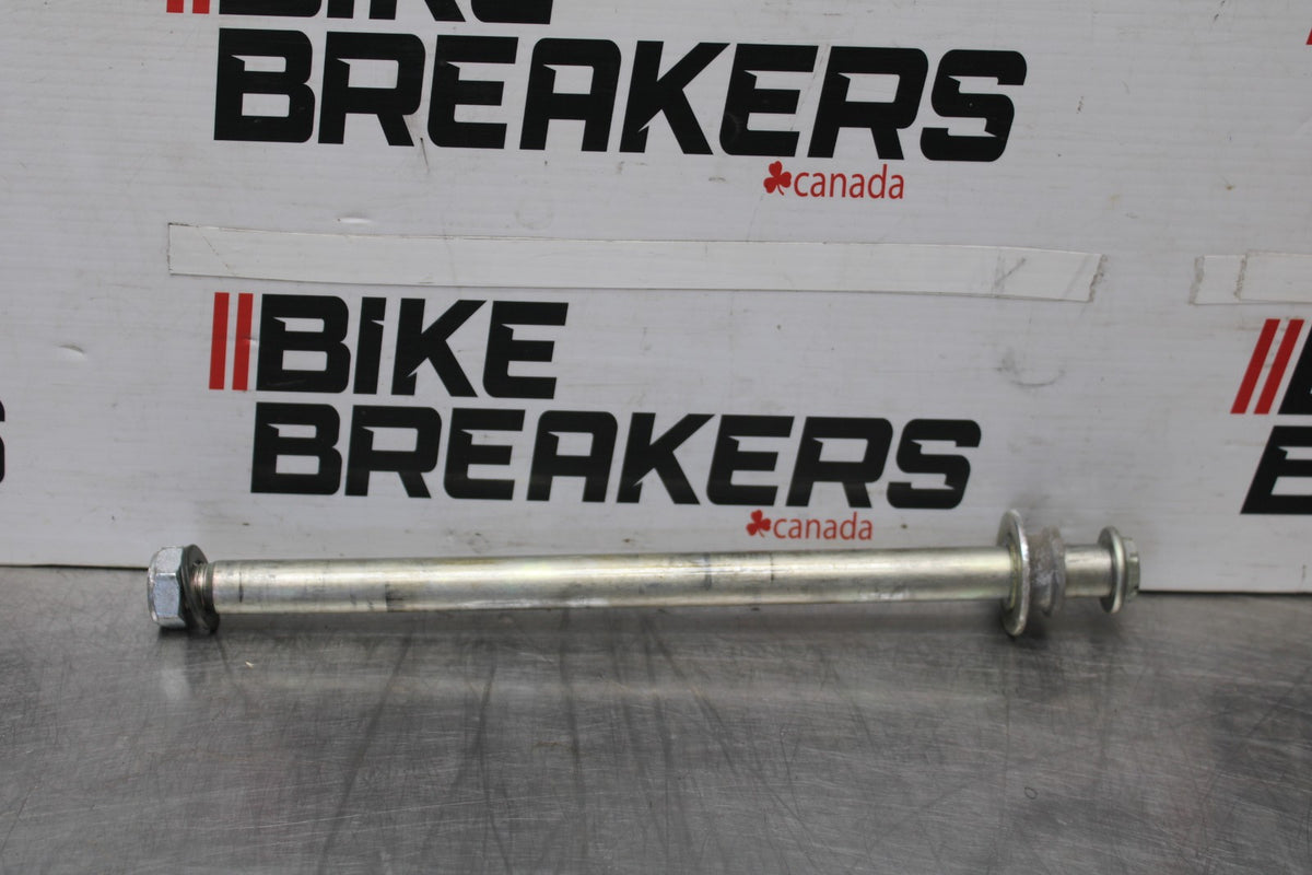05-09 SUZUKI BOULEVARD C90 REAR AXLE BACK WHEEL RIM PIVOT BOLT AXEL BB918