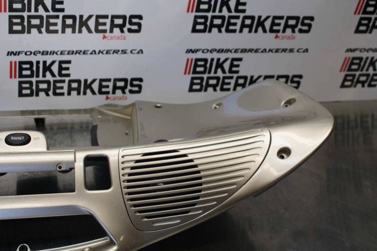 09 YAMAHA ROYAL STAR XVZ1300TF VENTURE FRONT UPPER FAIRING NOSE COWL BB151