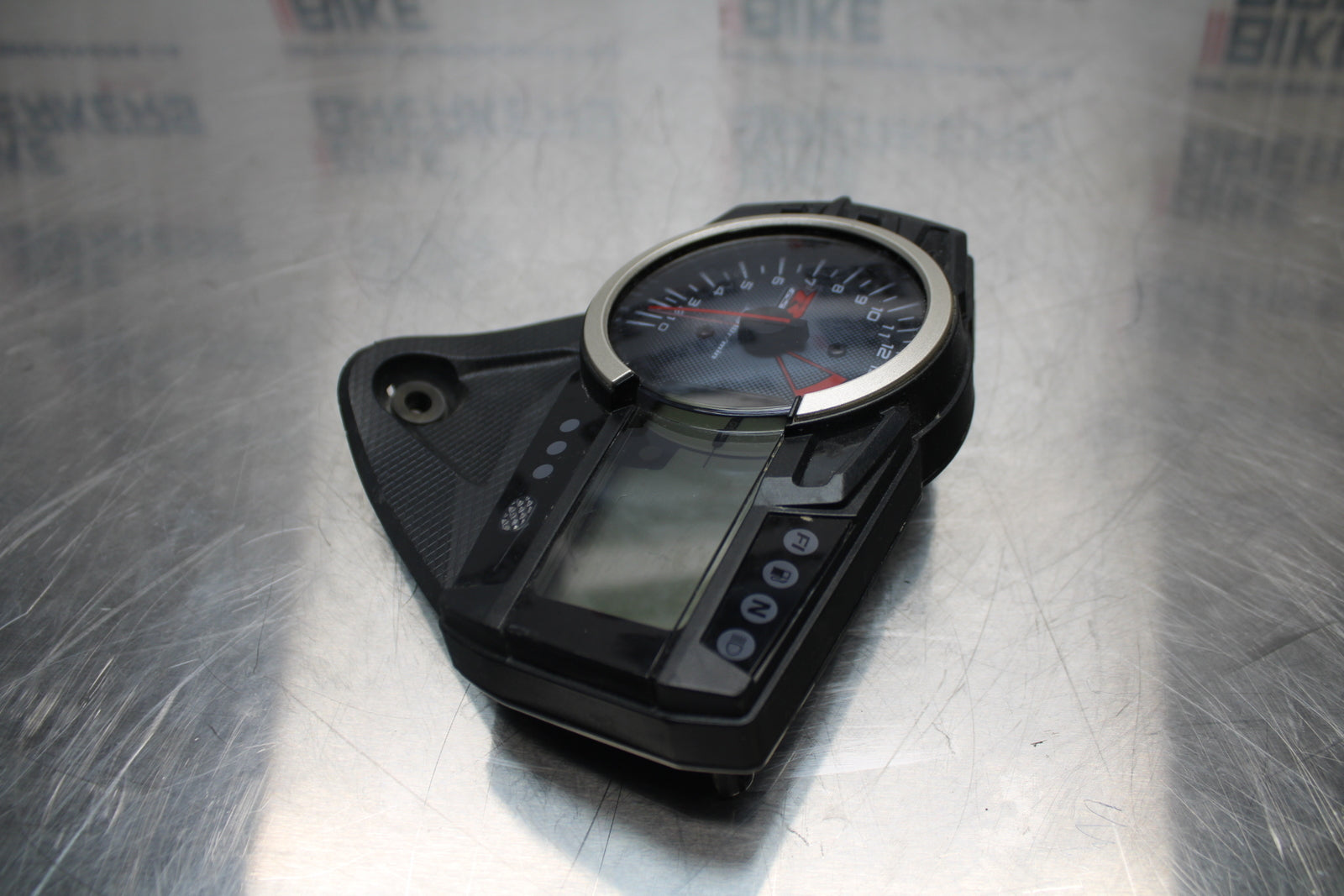 11 SUZUKI GSXR1000 SPEEDO TACH GAUGES CLUSTER SPEEDOMETER TACHOMETER BB142