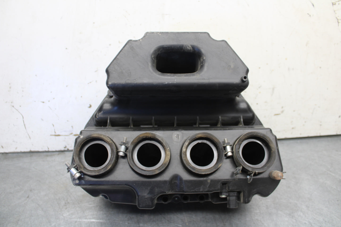 09-15 YAMAHA FZ6R AIRBOX AIR INTAKE FILTER BOX  BB686