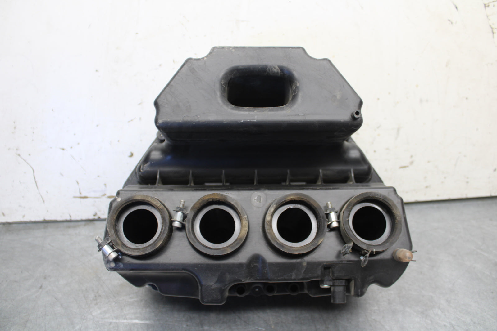 09-15 YAMAHA FZ6R AIRBOX AIR INTAKE FILTER BOX  BB686