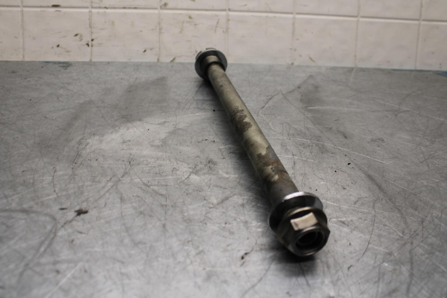 09-14 YAMAHA YZF R1 REAR BACK SWINGARM BOLT SUSPENSION PIVOT AXLE BB448