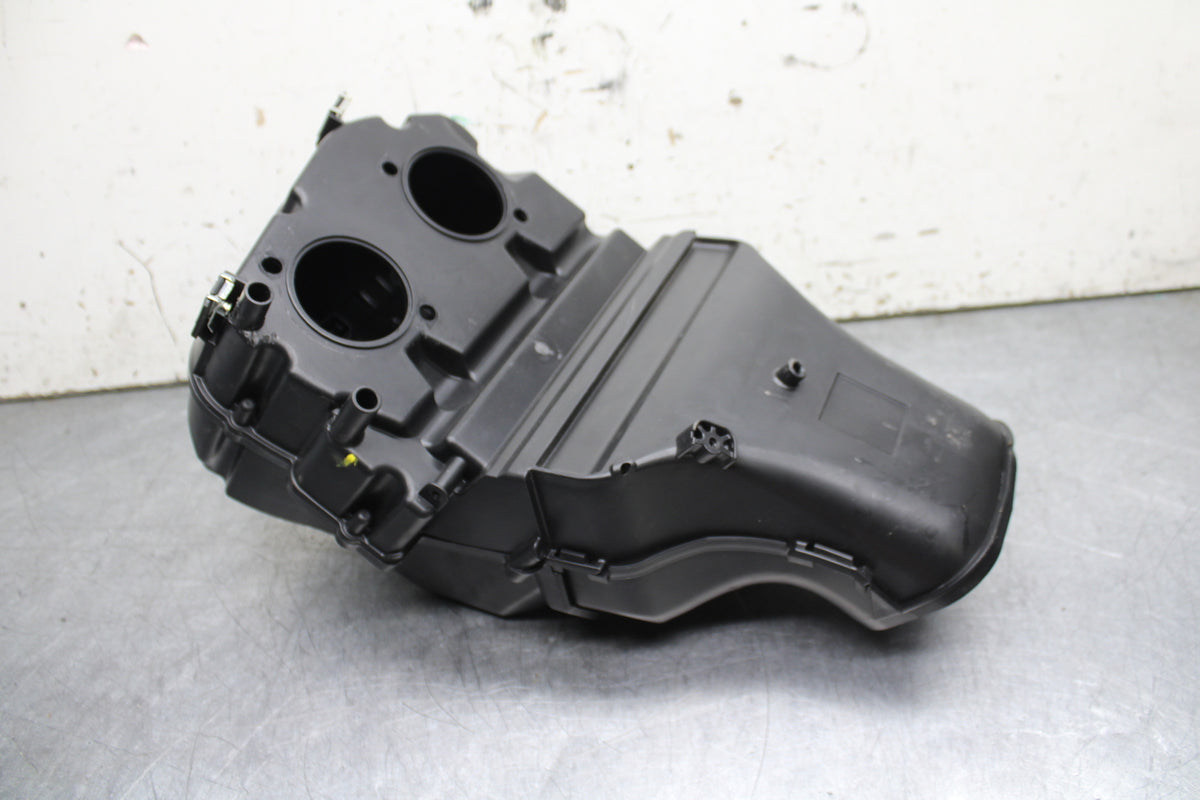 21-24 APRILIA TUONO 660 FACTORY AIRBOX AIR INTAKE FILTER BOX BB733