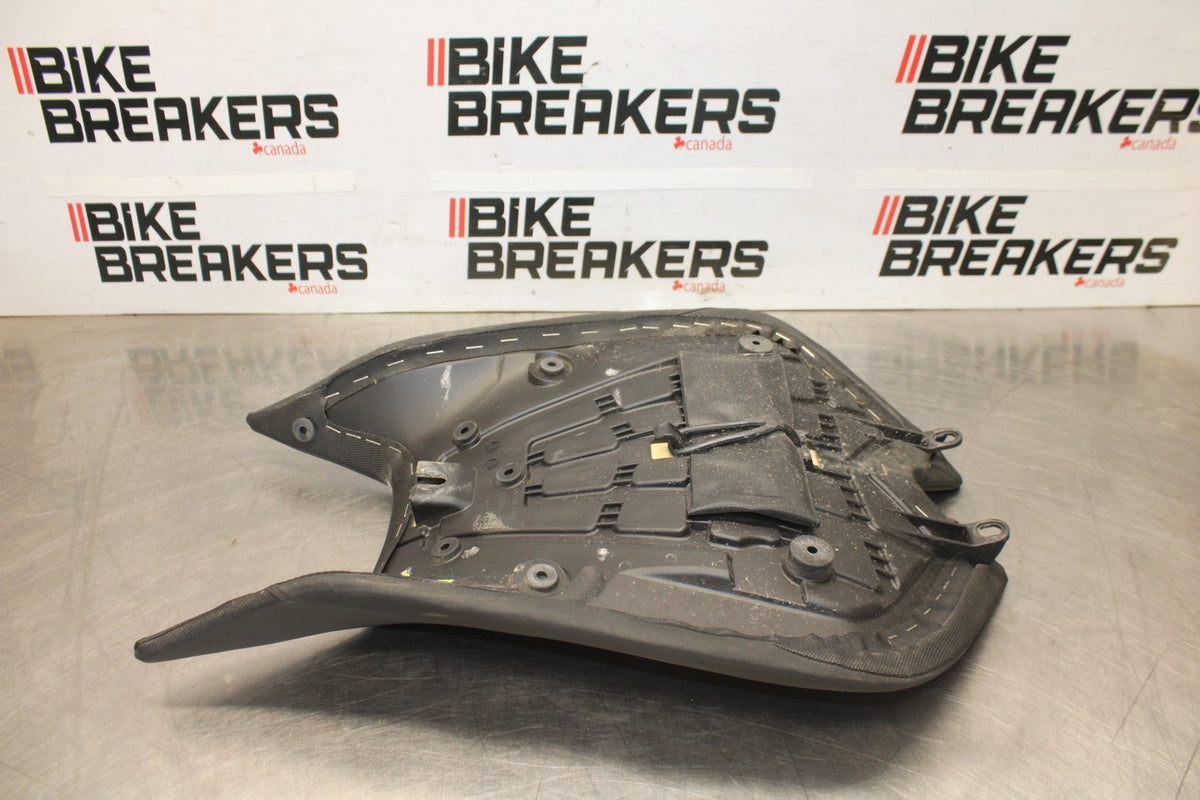 24 APRILIA TUONO V4 1100 FACTORY ABS FRONT DRIVERS SEAT PAD SADDLE PILLION BB887