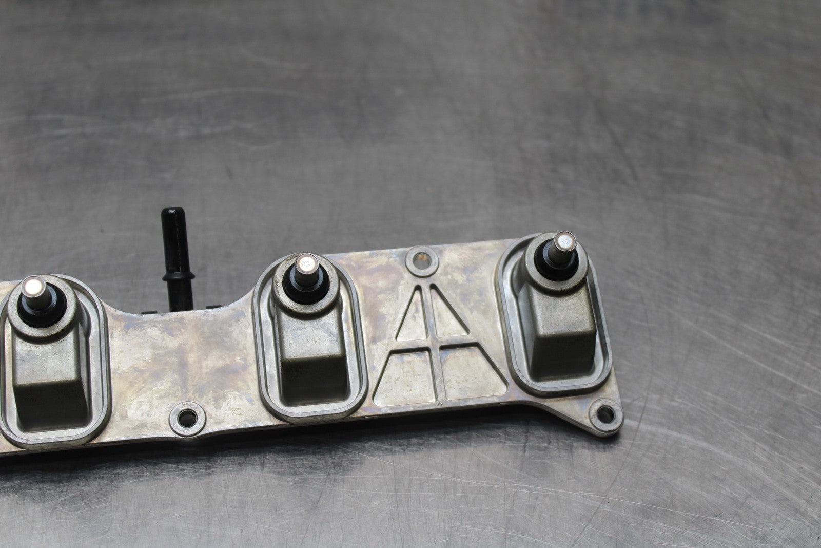 08 KAWASAKI NINJA ZX10R SECONDARY FUEL INJECTORS TOP AIRBOX GAS RAIL BB201