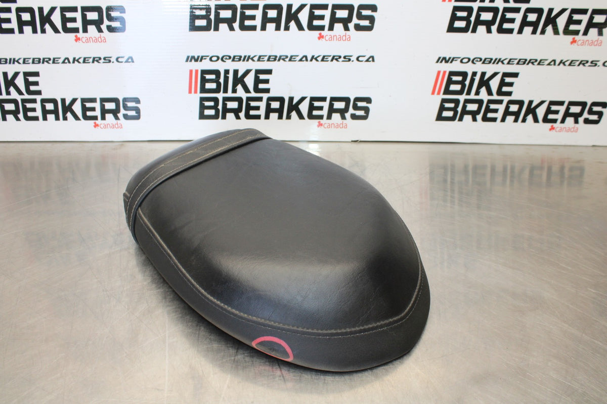 09 YAMAHA V STAR 950 REAR BACK PASSENGER SEAT BB172