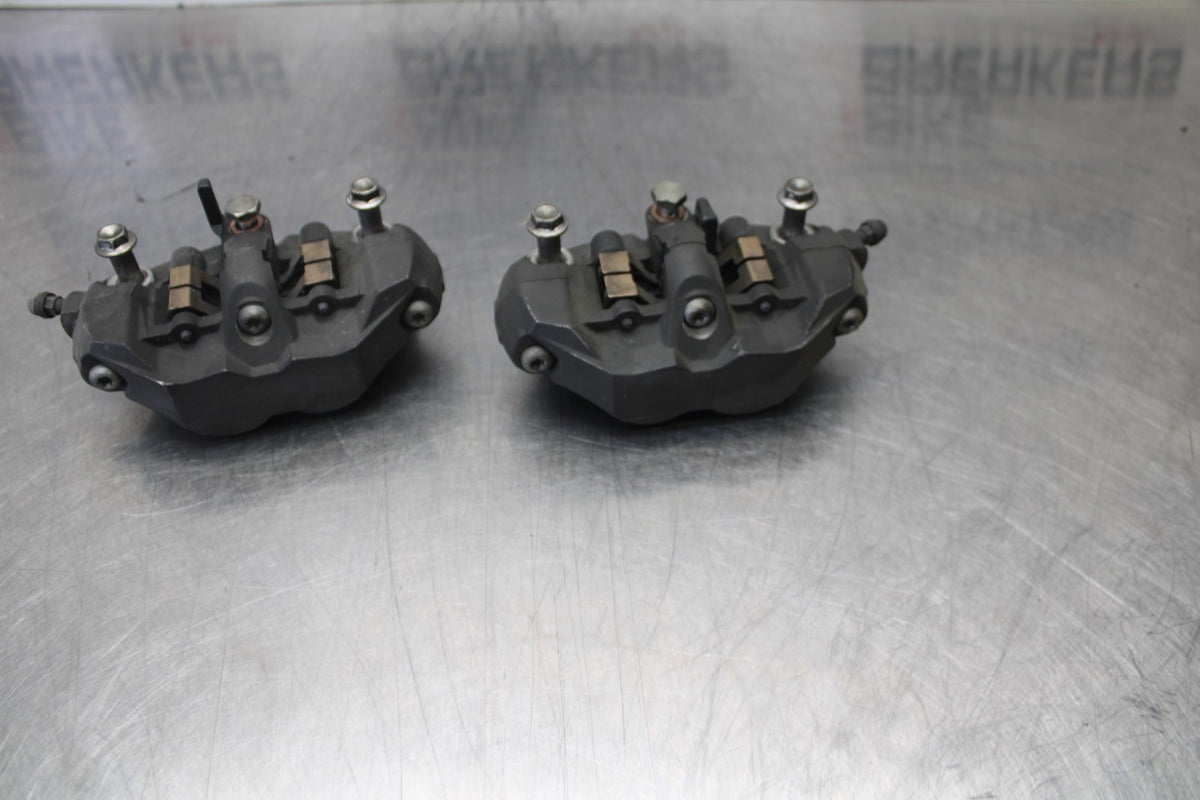 07 SUZUKI GSXR1000 RIGHT LEFT FRONT BRAKE CALIPER SET PAIR CALIPERS BB770