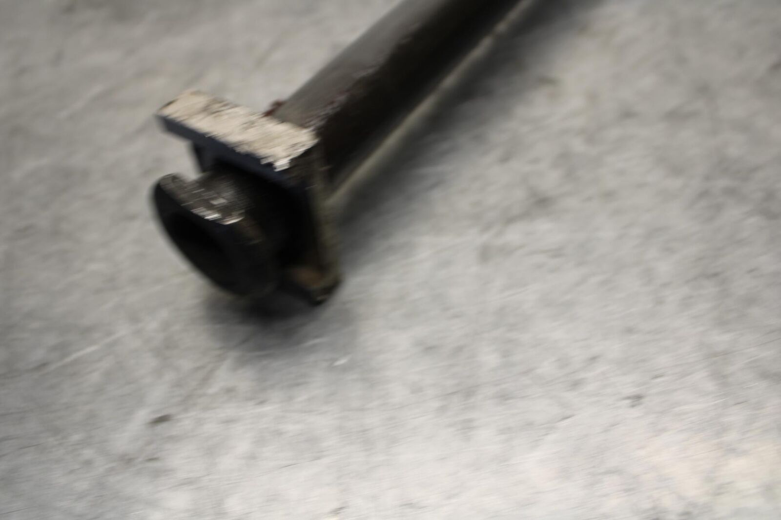 1998 Yamaha YZF R1 REAR AXLE BACK WHEEL RIM PIVOT BOLT AXEL 4XV-25381-00-00 BB53