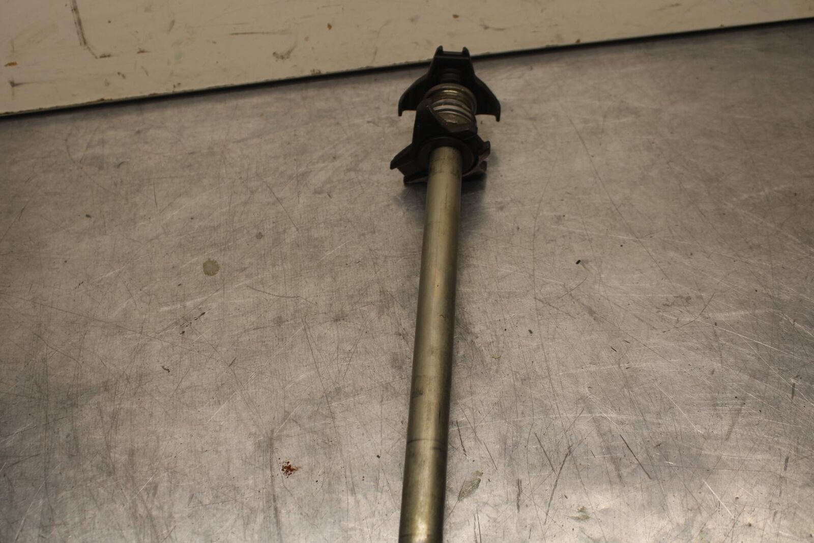 12-17 KAWASAKI ER-6N Z650 REAR AXLE BACK WHEEL RIM PIVOT BOLT AXEL BB607