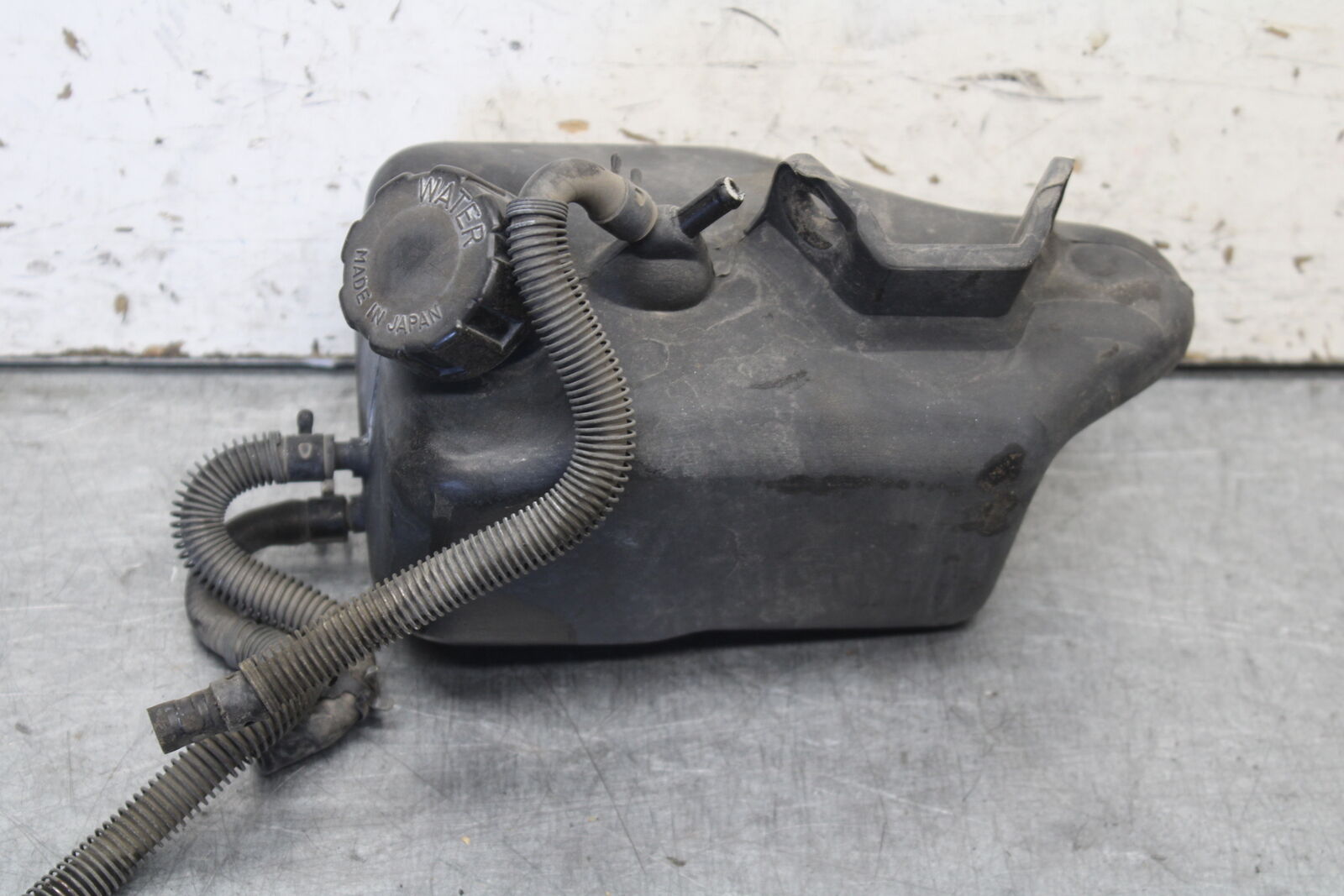 85-86 SUZUKI MADURA 1200 COOLANT WATER TANK RESERVOIR BOTTLE  BB691