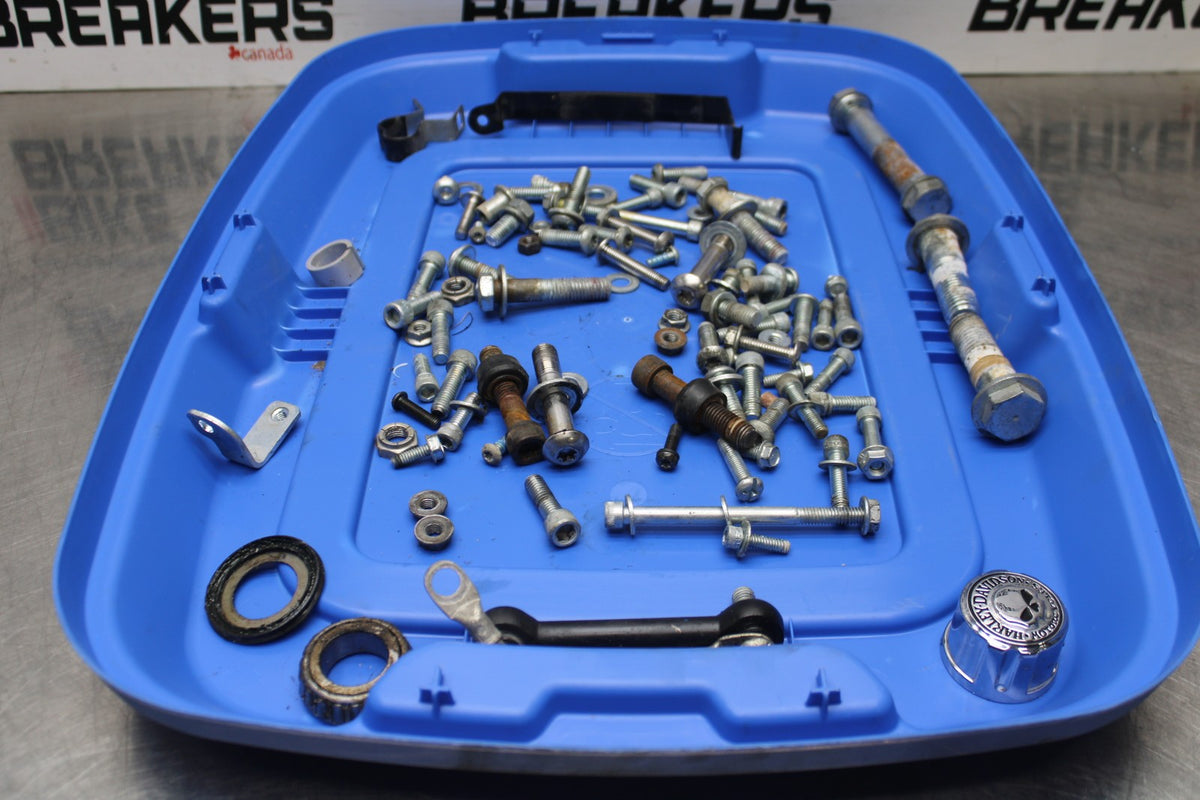 07 HARLEY-DAVIDSON SPORTSTER 1200 CUSTOM XL1200C BOLTS HARDWARE BB833
