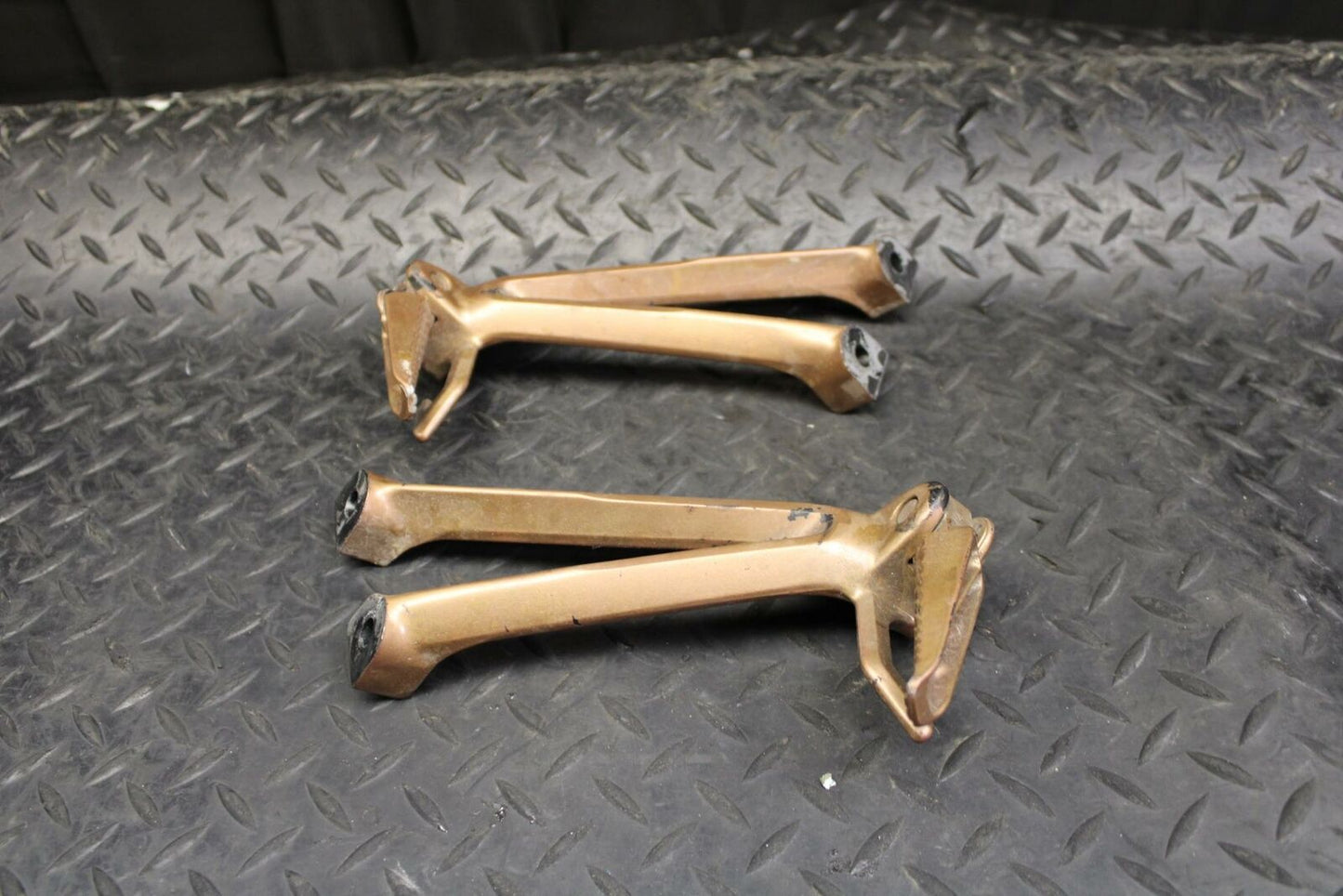 08-09 SUZUKI GSXR750 REAR BACK PASSENGER PEG SET PAIR BB 179