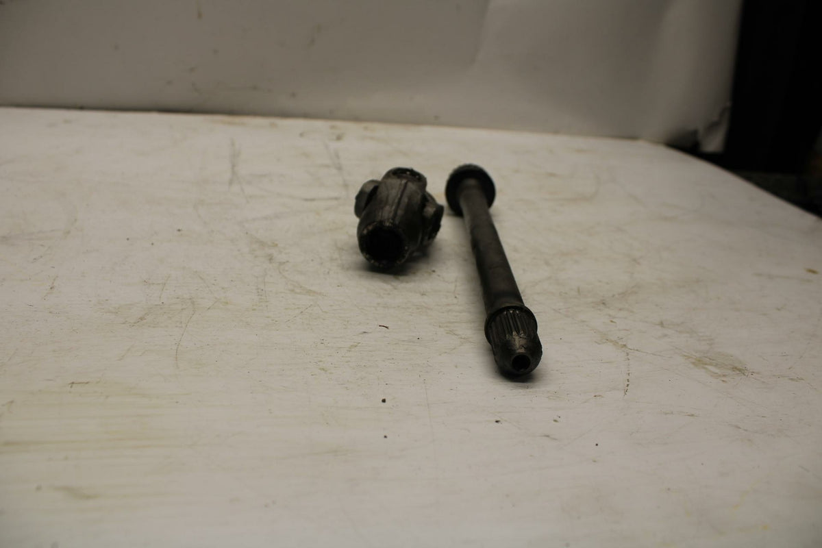 05-07 HONDA VTX1800F2 U UNIVERSAL JOINT GEAR & SHAFT BB351