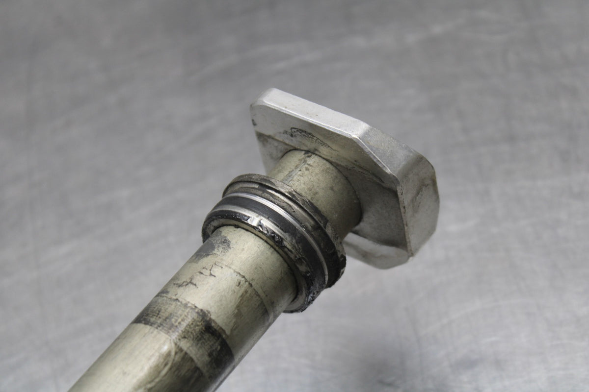 08-10 SUZUKI GSXR 600 REAR AXLE BACK WHEEL RIM PIVOT BOLT AXEL BB202