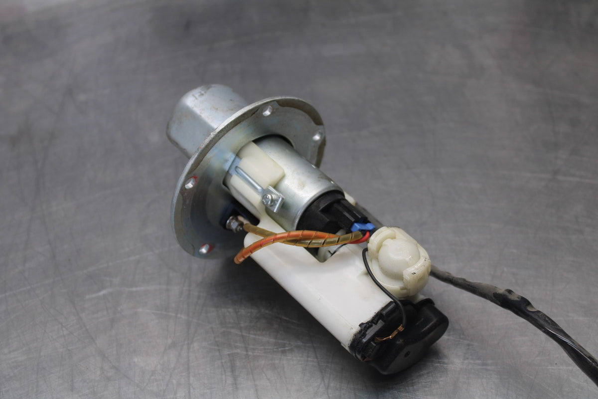 08 KAWASAKI VULCAN 1600 VN1600D NOMAD FUEL GAS PUMP BB904