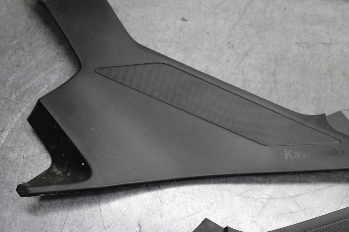 18-23 KAWASAKI NINJA 400 EX400 ABS RIGHT LEFT SIDE SEAT PANELS TRIMS COWLS BB747