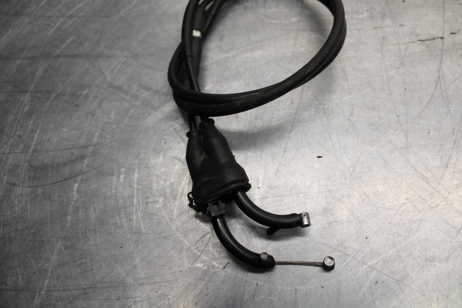 09-14 YAMAHA YZF R1 THROTTLE CABLES LINES 14B-26302-01-00 BB471