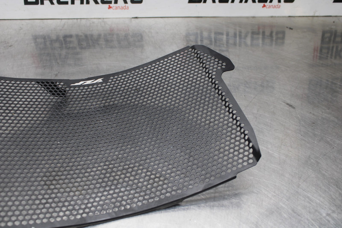18 YAMAHA YZF R1 ENGINE RADIATOR MOTOR COOLER COVER GUARD BB838