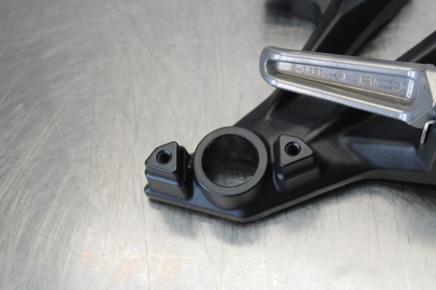 23-24 KAWASAKI NINJA ZX14R REAR BACK PASSENGER PEG SET PAIR BB169