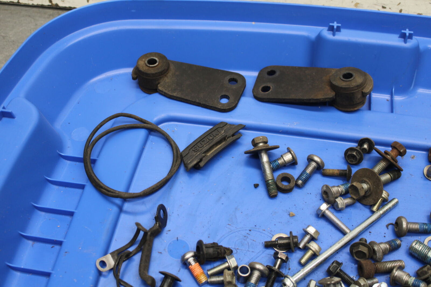 05-08 SUZUKI GSXR1000 MOUNTING BOLTS HARDWARE MOTOR SCREWS BB113