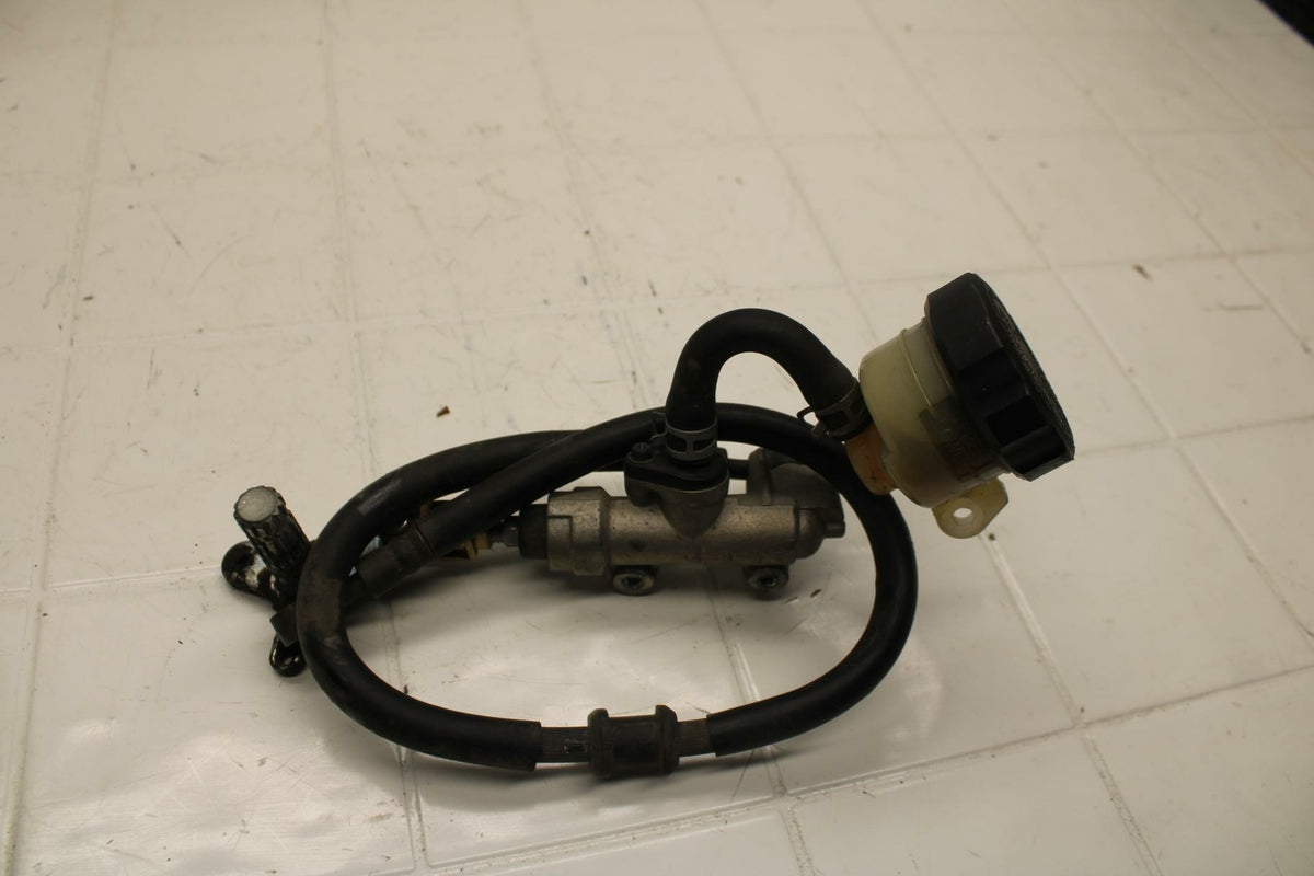 04-05 SUZUKI KATANA 600 REAR BACK BRAKE MASTER CYLINDER W RESERVOIR BB09