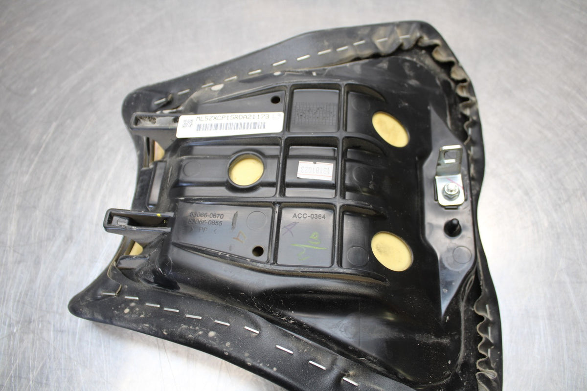 24-25 KAWASAKI NINJA ZX4R FRONT DRIVERS SEAT PAD SADDLE PILLION BB174