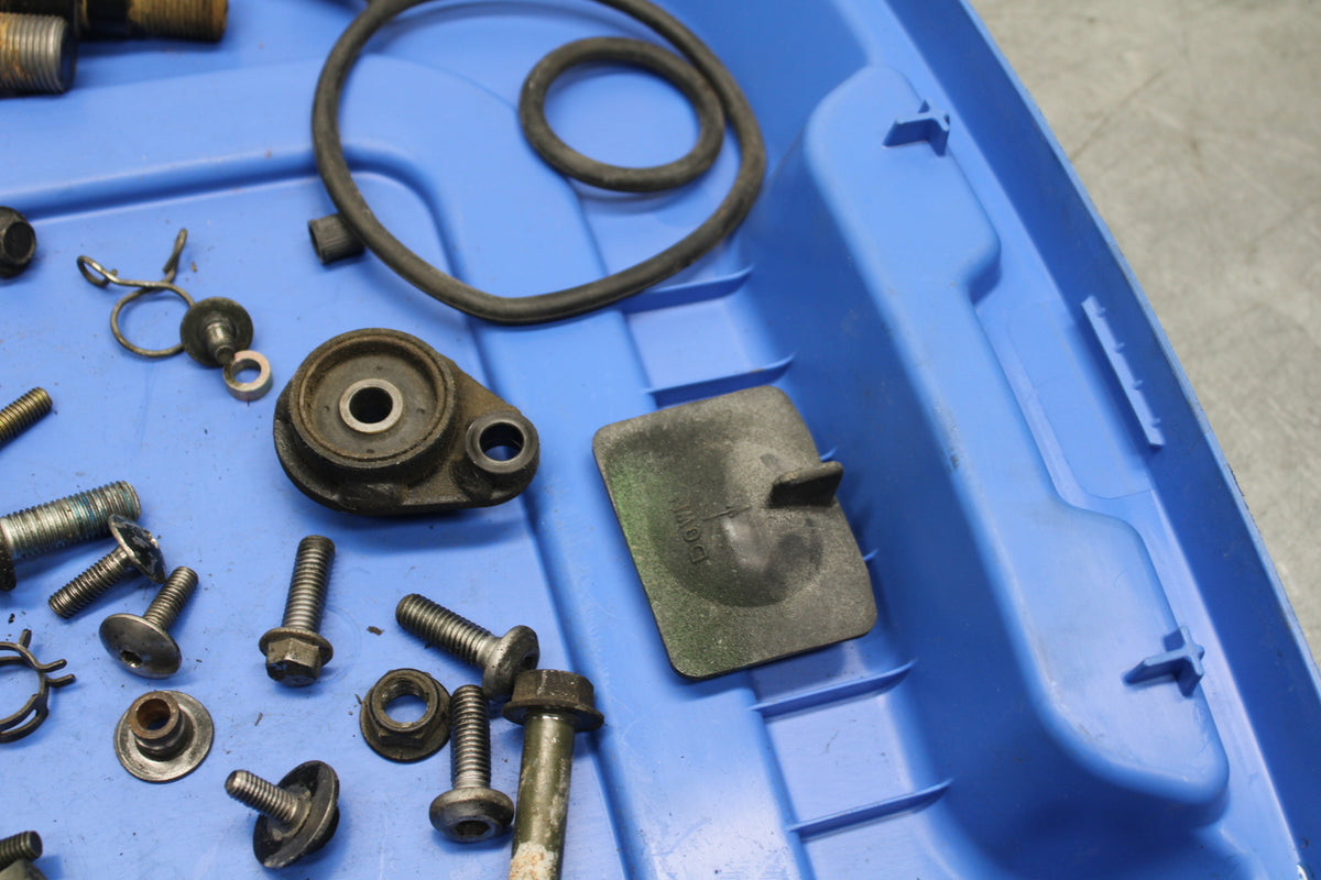 03-05 YAMAHA YZF R6 MOUNTING BOLTS HARDWARE MOTOR SCREWS BB751
