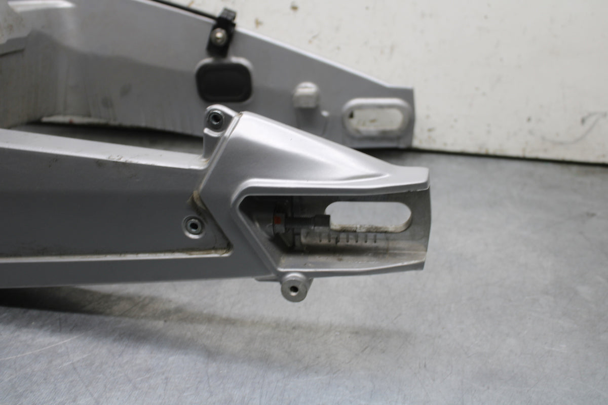 21-24 APRILIA TUONO 660 FACTORY REAR SWINGARM BACK SUSPENSION SWING ARM BB733