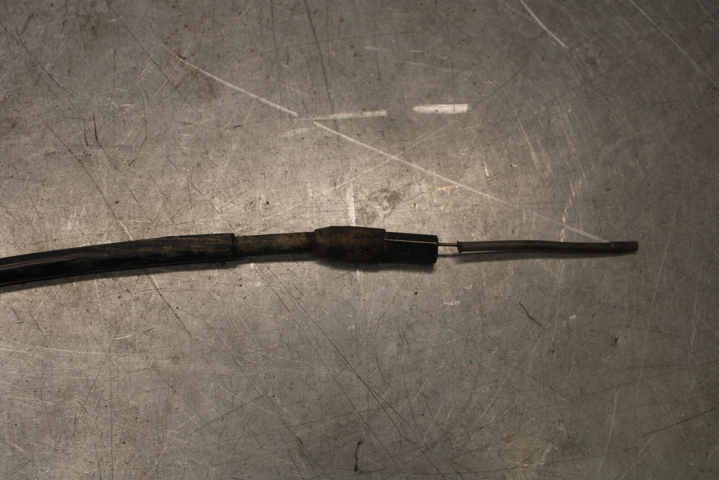 2004 Yamaha Raptor 660R YFM660R THROTTLE CABLE LINE BB695