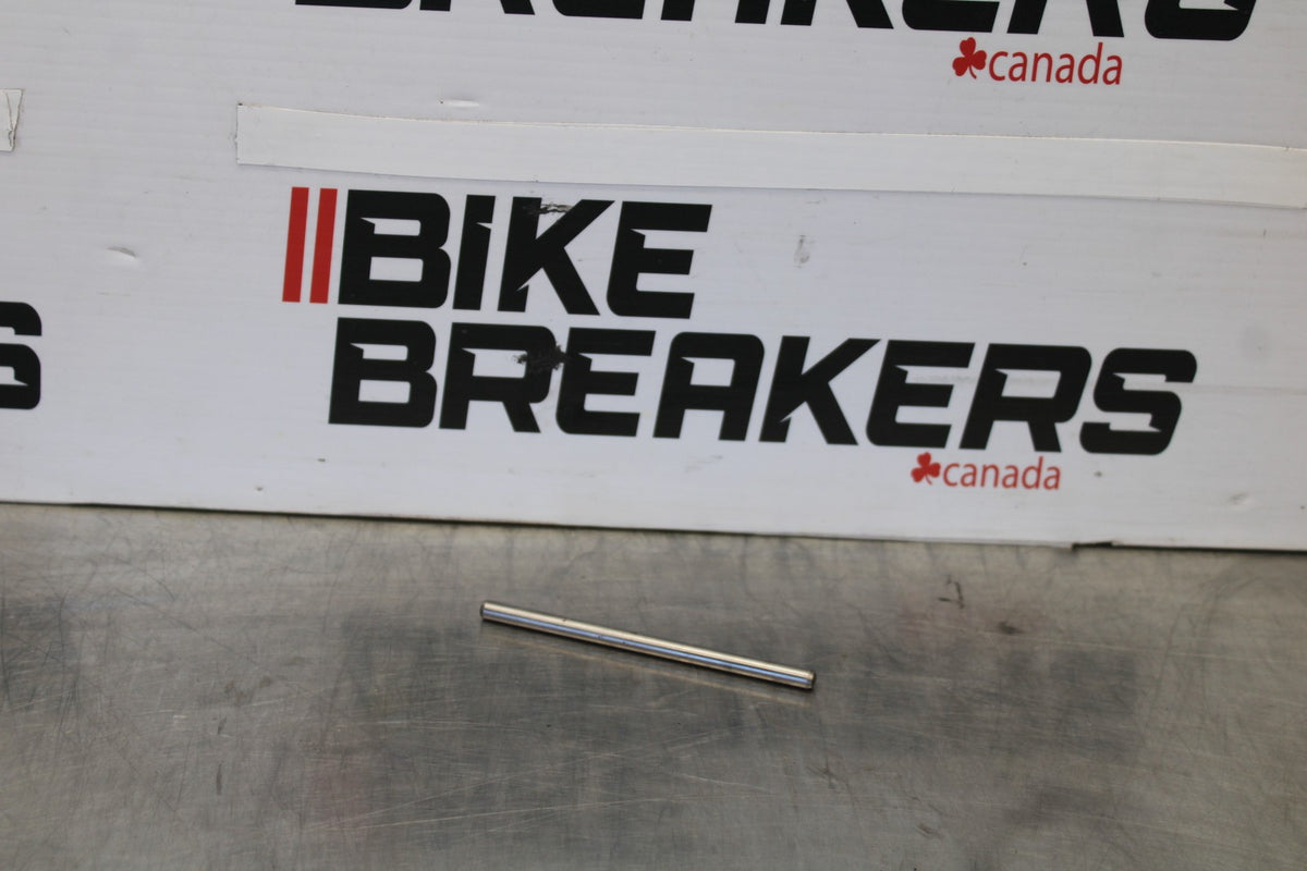 18 SUZUKI GSXR750 CLUTCH PUSH ROD BB891