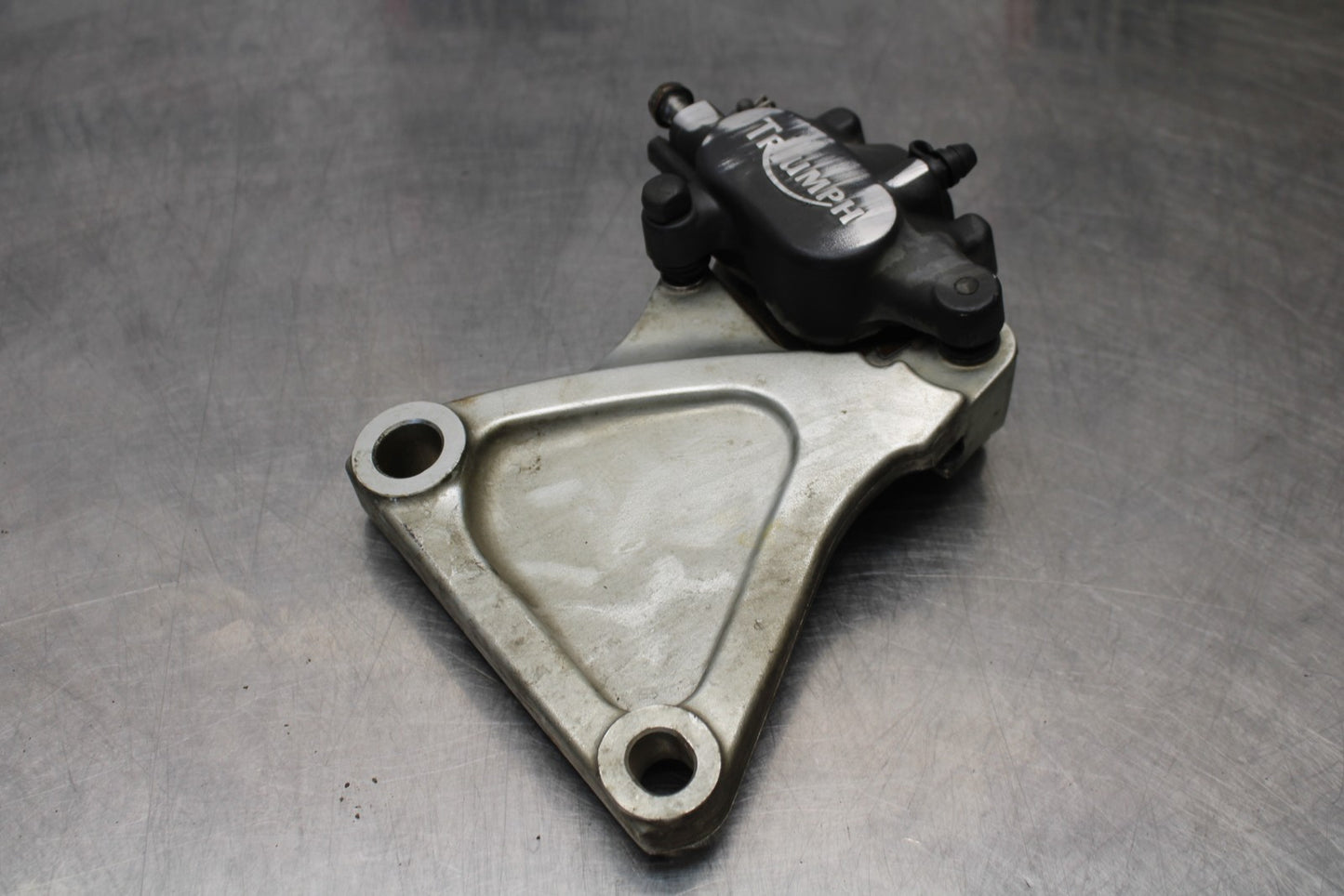 05 TRIUMPH ROCKET III REAR BACK BRAKE CALIPER W MOUNT BRACKET BB186