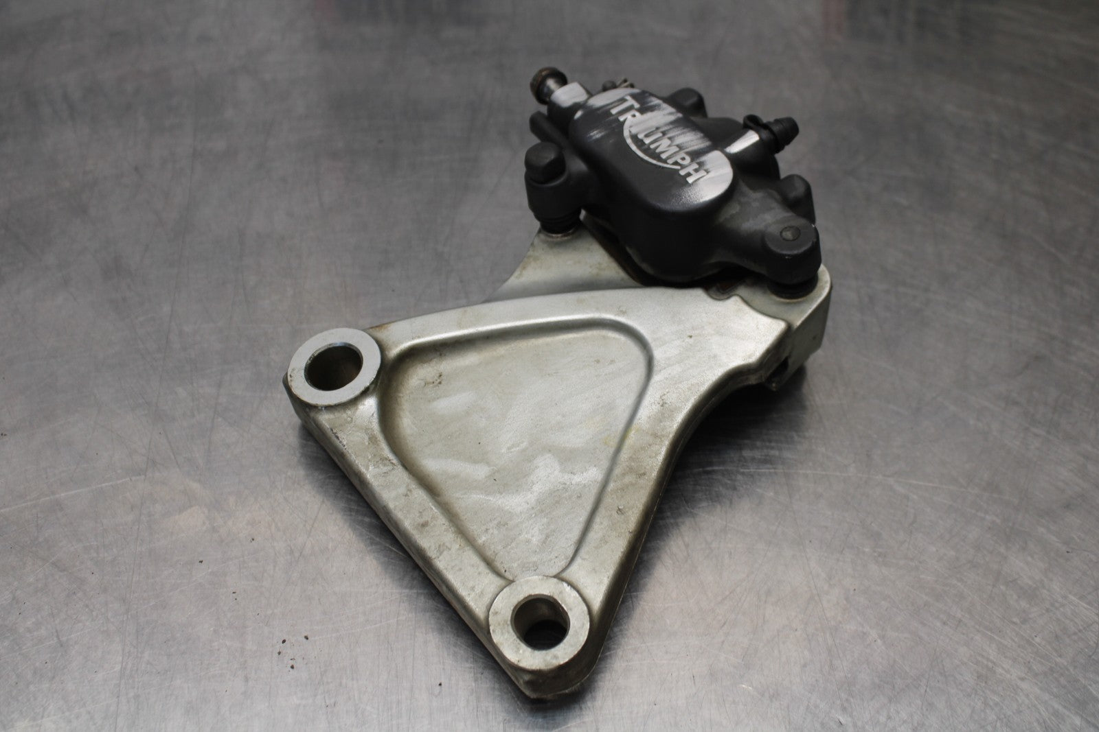 05 TRIUMPH ROCKET III REAR BACK BRAKE CALIPER W MOUNT BRACKET BB186