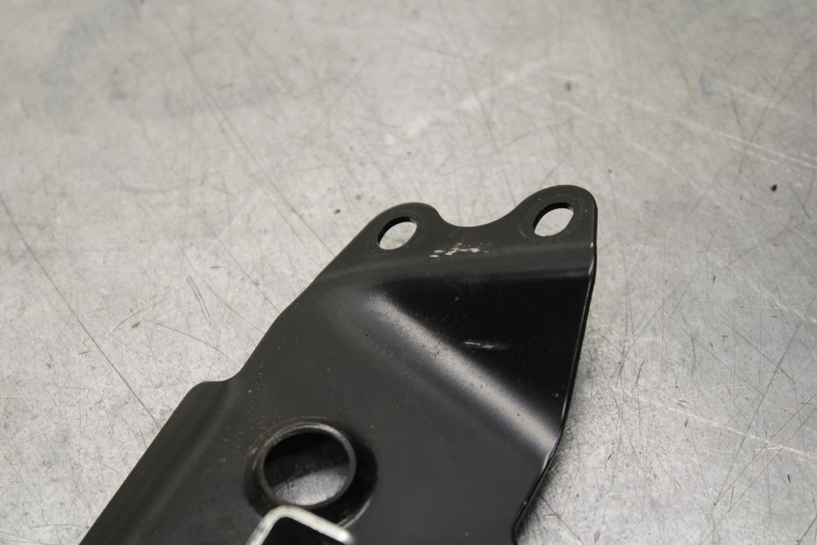 20-21 YAMAHA XSR900 ENGINE MOUNT MOTOR BRACKET BB599