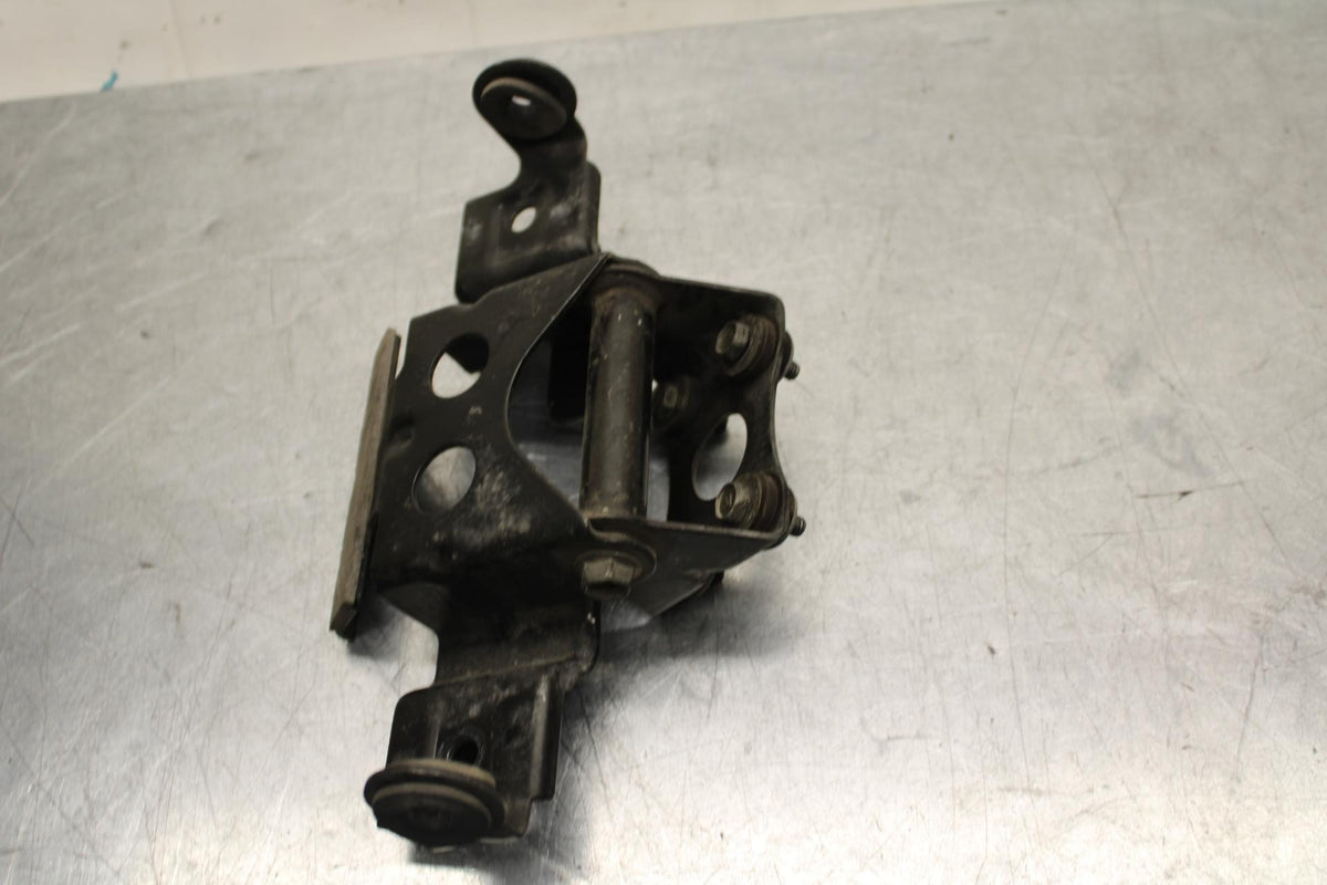 1999 Suzuki GSXR600 REAR BACK TAIL LIGHT MOUNT BRACKET BB580